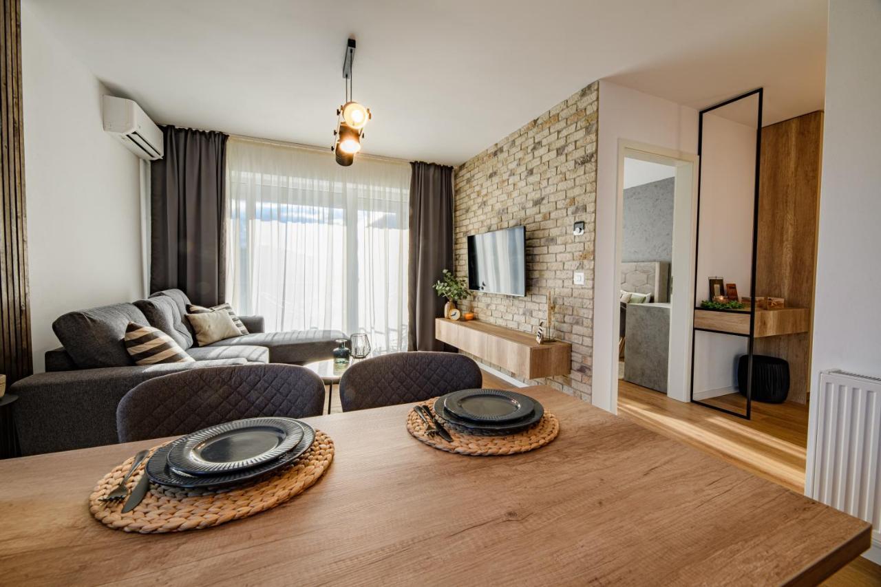 Ara Apart Hotel Brasov Ngoại thất bức ảnh