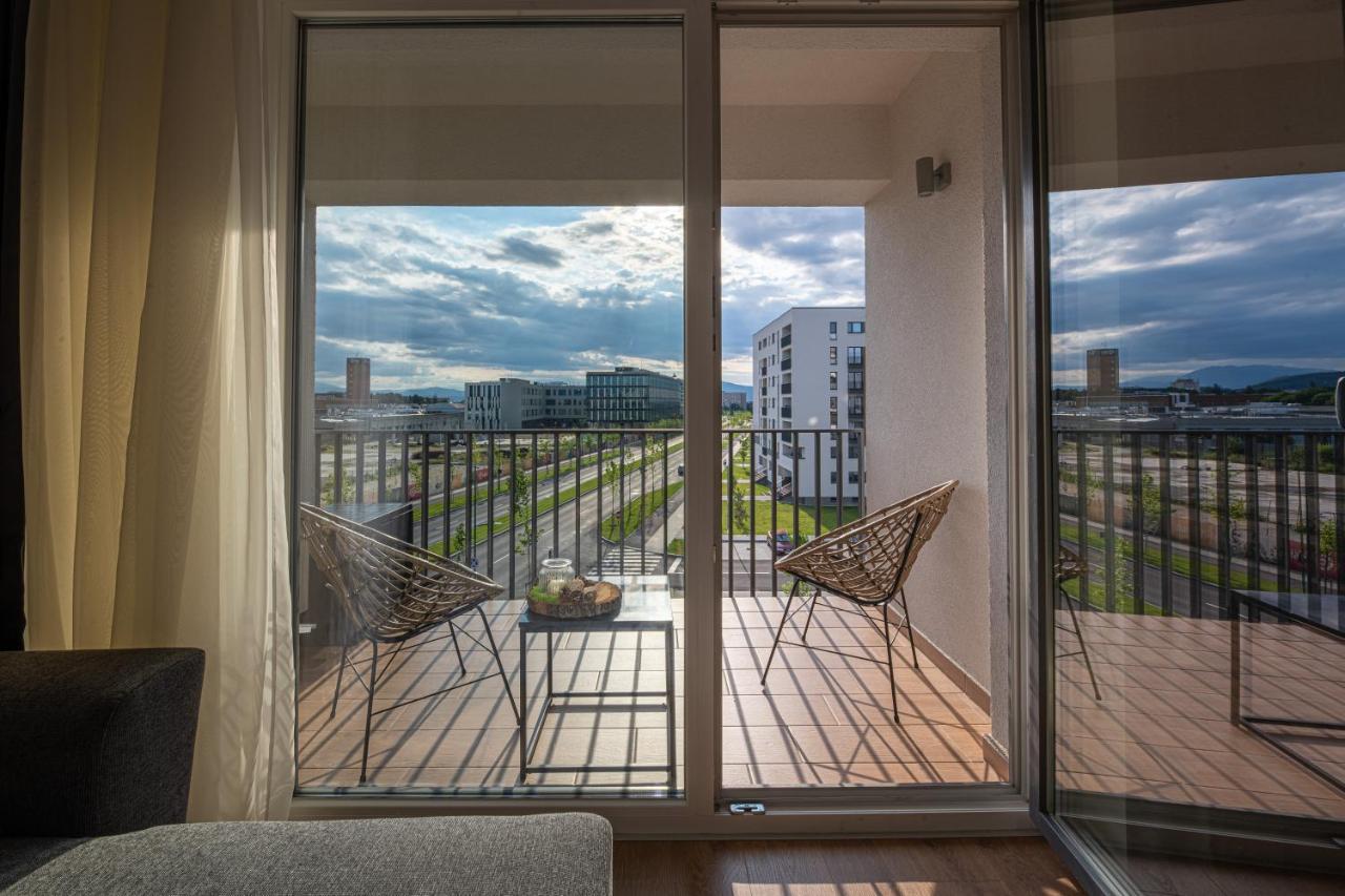 Ara Apart Hotel Brasov Ngoại thất bức ảnh