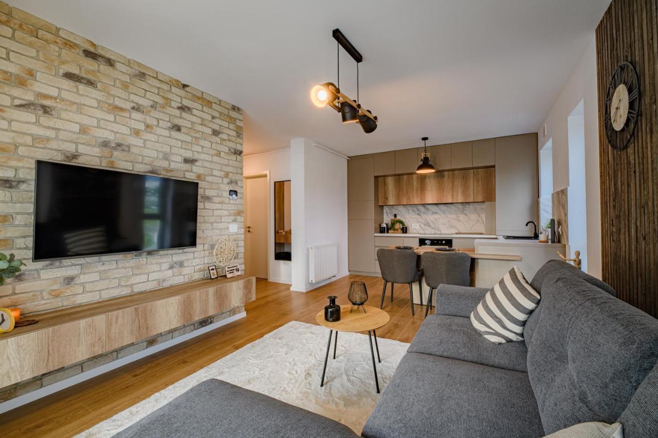 Ara Apart Hotel Brasov Ngoại thất bức ảnh