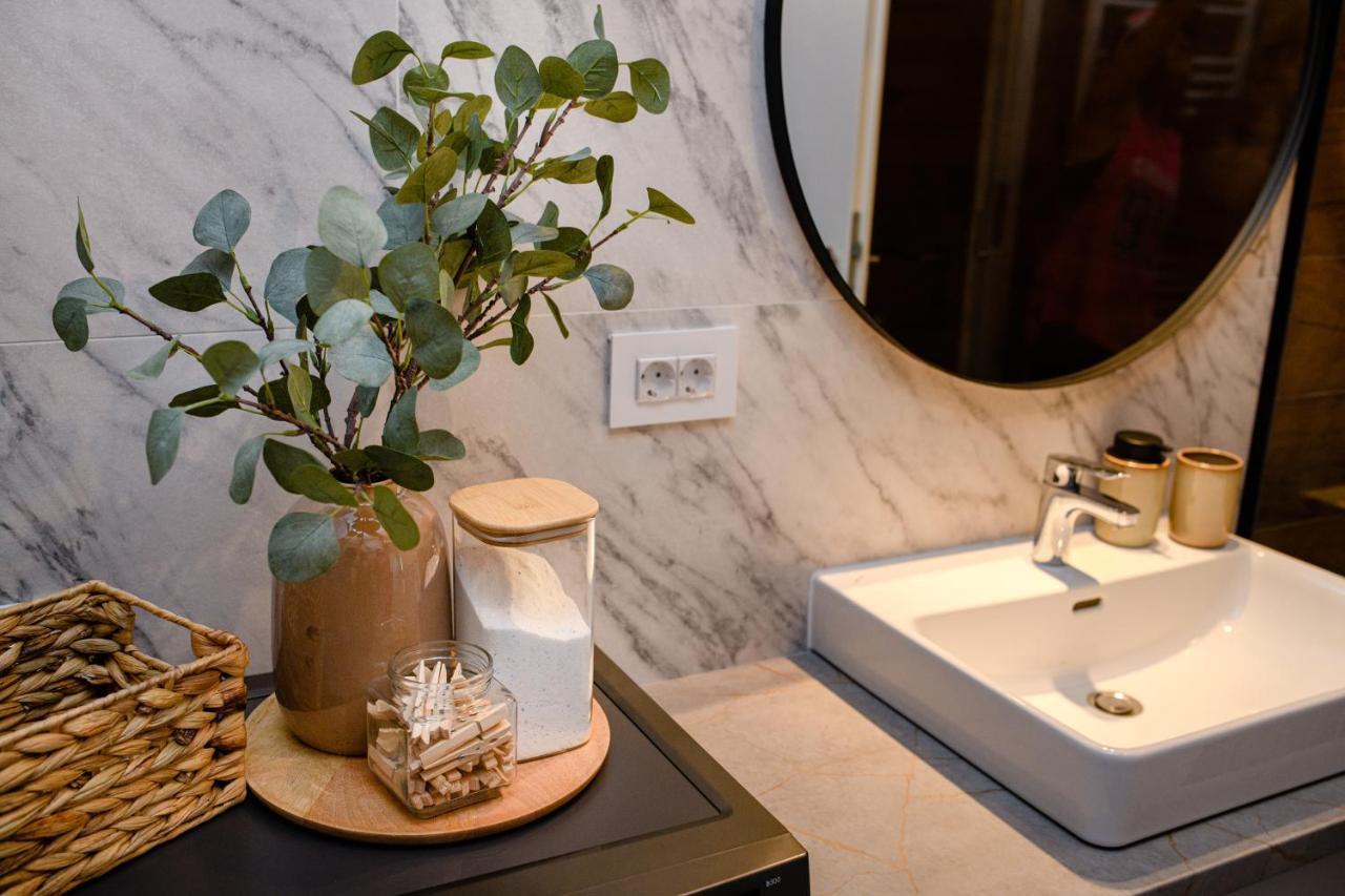 Ara Apart Hotel Brasov Ngoại thất bức ảnh